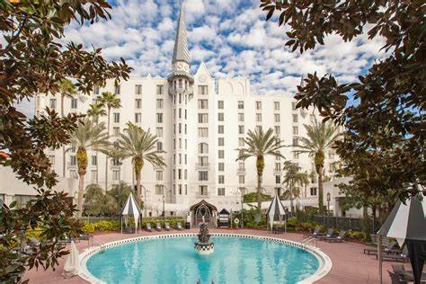 Online Hotel Booking
